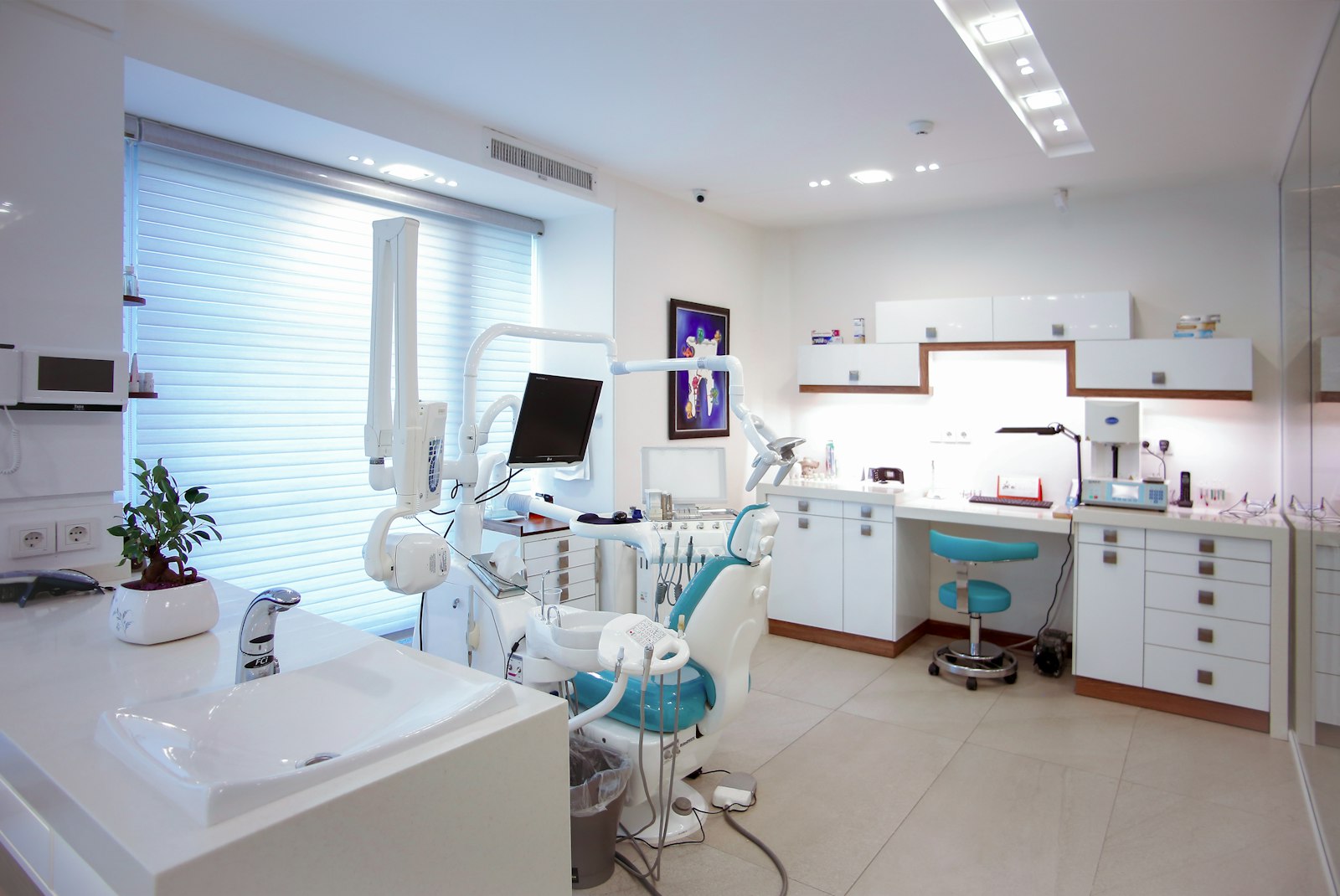 Single Tooth Implant on the NHS: Can You Get One?