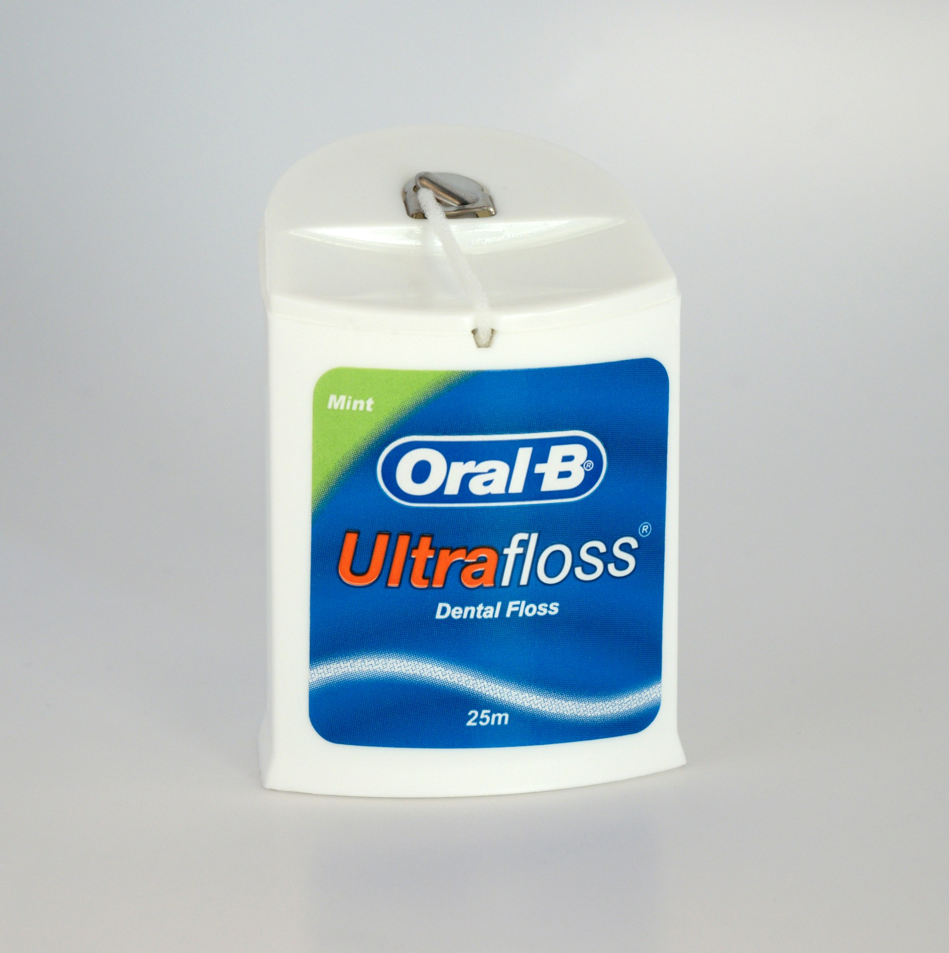 Water Flosser vs Traditional Floss: Which One Actually Works Better?